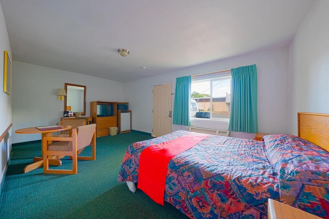 Oyo Riverside Inn John Day Or Экстерьер фото
