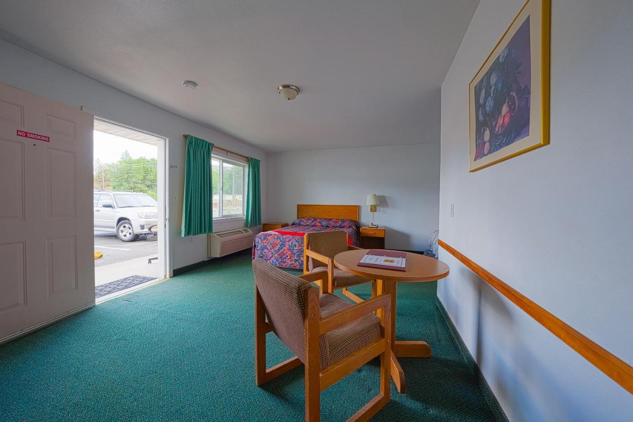 Oyo Riverside Inn John Day Or Экстерьер фото