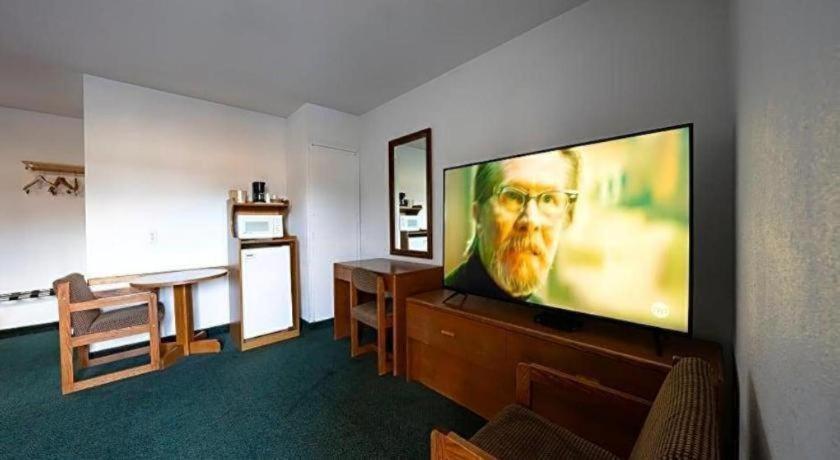 Oyo Riverside Inn John Day Or Экстерьер фото