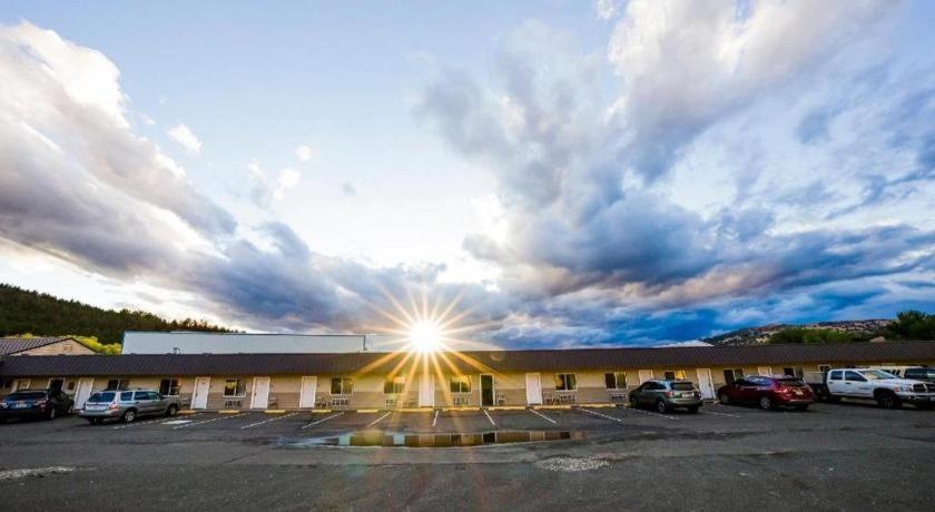 Oyo Riverside Inn John Day Or Экстерьер фото